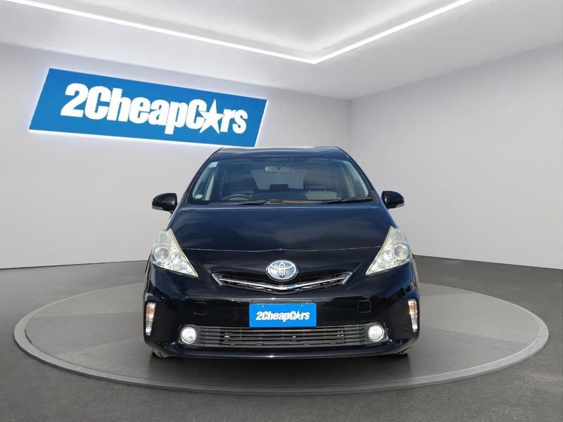 2013 Toyota Prius Alpha Hybrid, photo 2