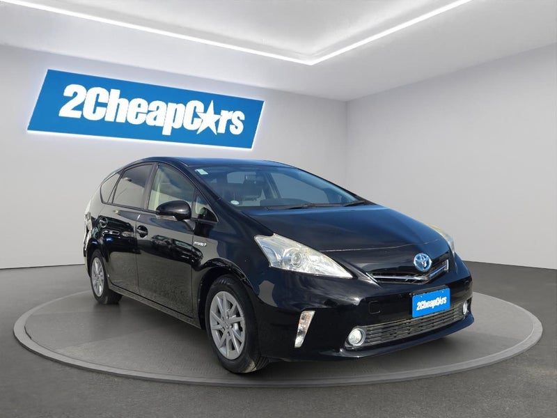 2013 Toyota Prius Alpha Hybrid, photo 3