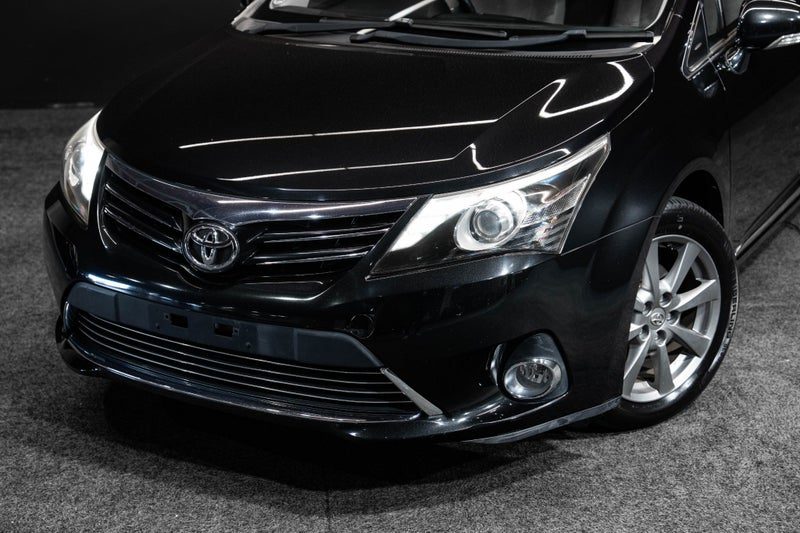 2014 Toyota Avensis 2.0L Reliable Wagon!, photo 2