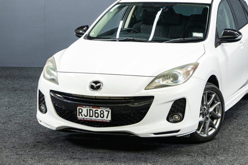 2013 Mazda Axela 20S - Sporty Hatch!, photo 2