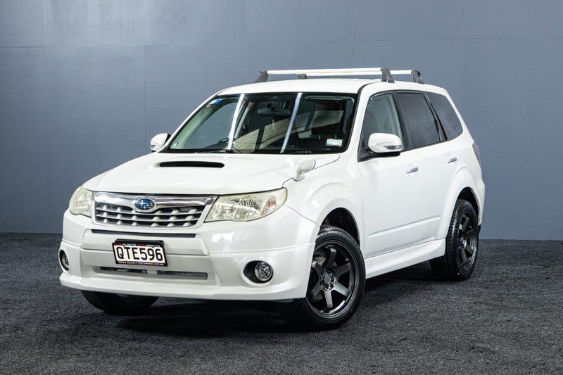 2011 Subaru Forester 2.0L | 5SP AWD!