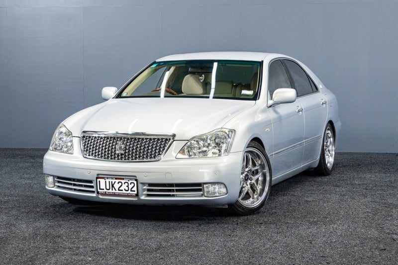 2007 Toyota Crown 3.0L RWD Cruiser!