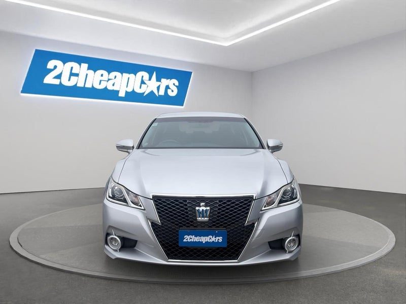 2013 Toyota Crown Hybrid Athlete S, photo 2