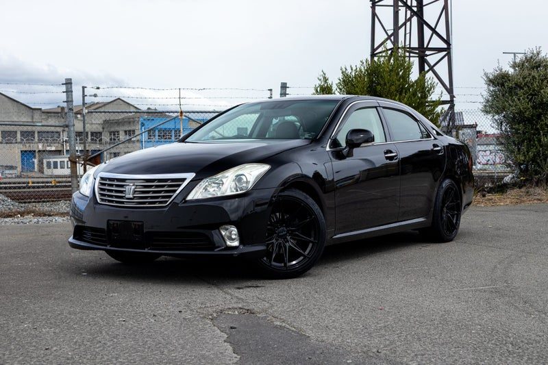 2012 Toyota Crown FRESH IMPORT!, photo 2
