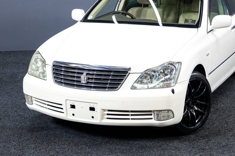 2005 Toyota Crown 3.0L V6 | GRADE 4 IMPORT!, photo 2
