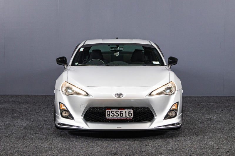 2012 Toyota 86 GT | Lowered + Aftermarket Wheels!, photo 2
