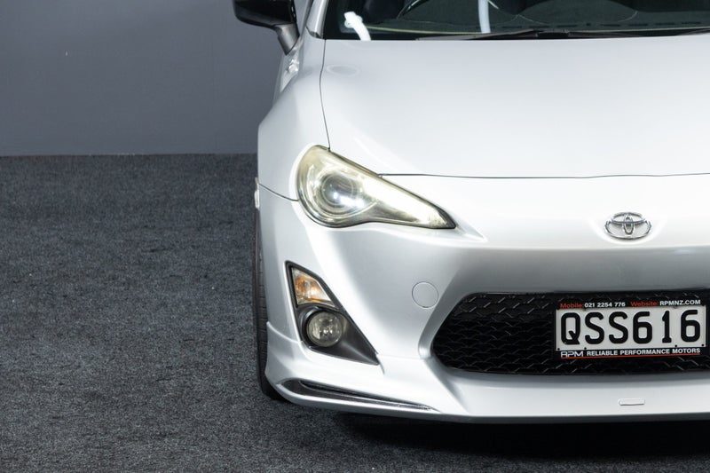 2012 Toyota 86 GT | Lowered + Aftermarket Wheels!, photo 3