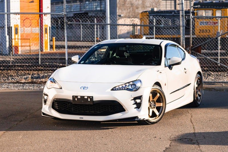 2017 Toyota 86 | Modellista Body Kit + Low Ks!