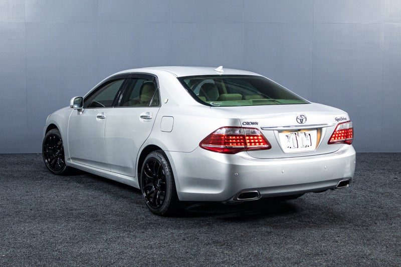 2012 Toyota Crown Grade 4 Import!, photo 3