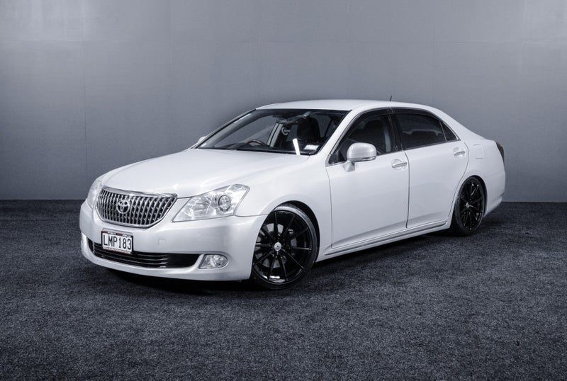 2009 Toyota Crown Majesta | 4.6L V8 Bagged!