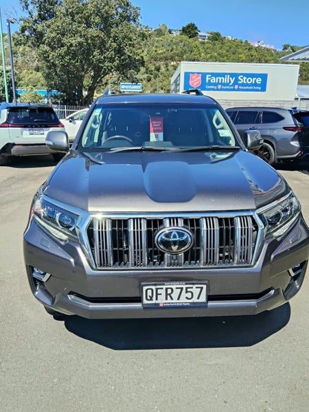 2023 Toyota Land Cruiser Prado VX, photo 2