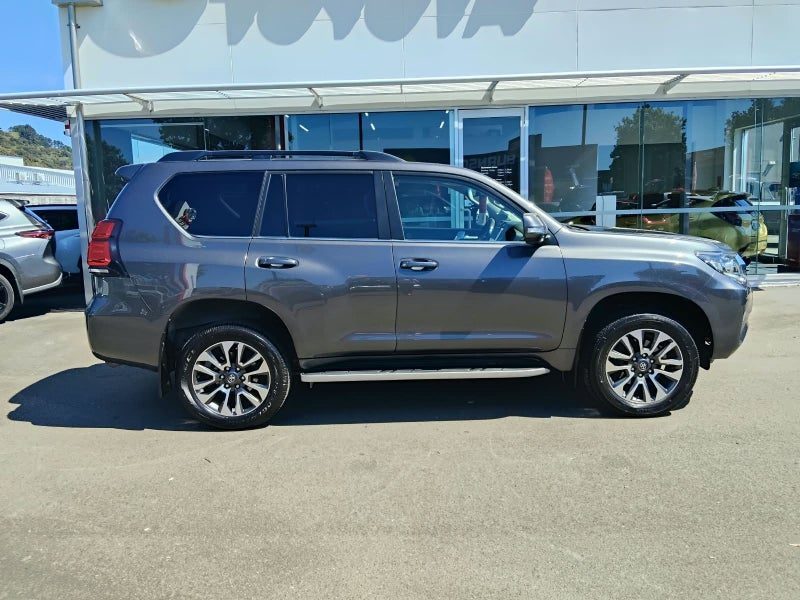 2023 Toyota Land Cruiser Prado VX, photo 3