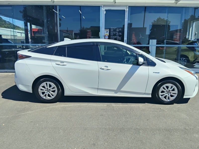 2018 Toyota Prius Hybrid S 1.8 5 Dr Hatch CVT 2WD, photo 3