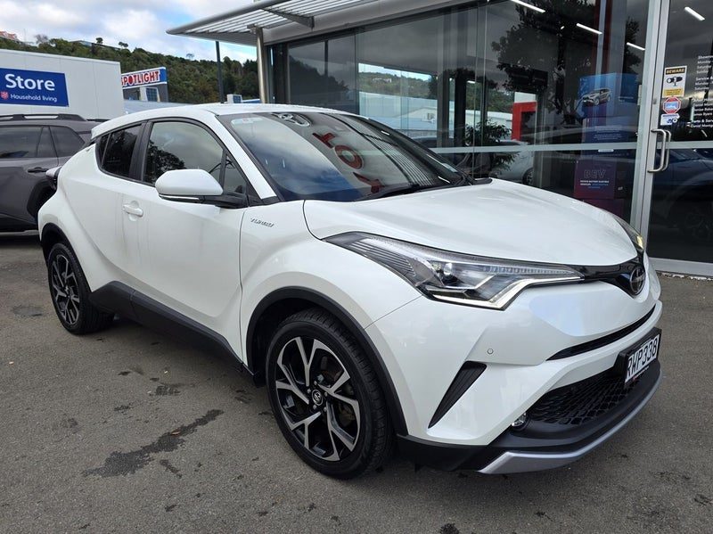 2018 Toyota C-HR 1.2PT CVT FWD SUV/5D/5S, photo 2