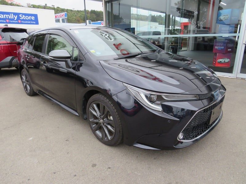 2021 Toyota Corolla Touring, photo 2