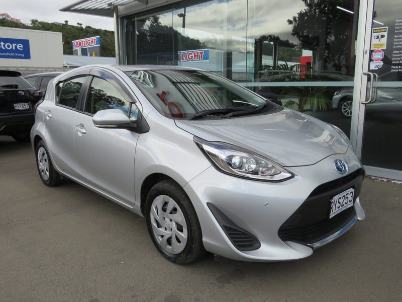 2021 Toyota Aqua S, photo 2