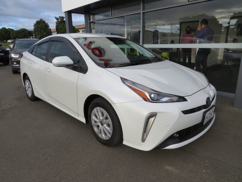 2021 Toyota Prius 1.8 Hybrid S, photo 2