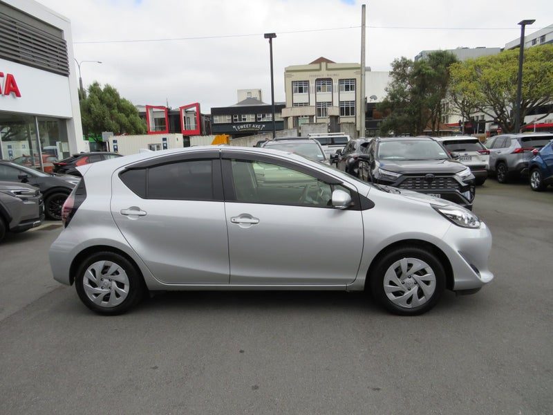 2021 Toyota Aqua 1.5 Hybrid S 5 Dr Hatch, photo 3