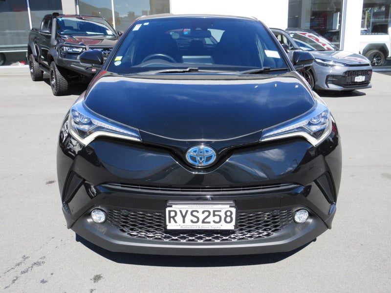 2018 Toyota C-HR 1.8 Hybrid G LED Edition SUV, photo 2
