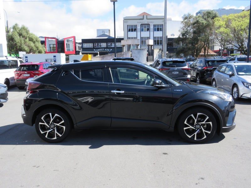 2018 Toyota C-HR 1.8 Hybrid G LED Edition SUV, photo 3