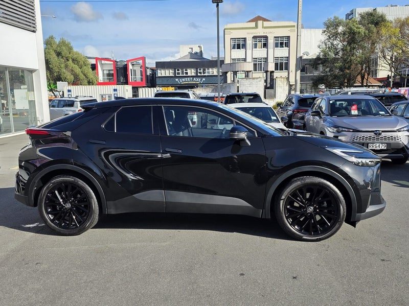 2026 Toyota C-HR GR Sport 2.0P HEV CVT AWD SUV, photo 2