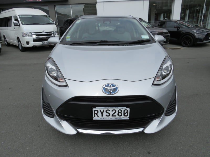 2021 Toyota Aqua 1.5 Hybrid S Business Package, photo 2