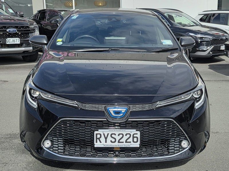 2020 Toyota Corolla Touring, photo 2