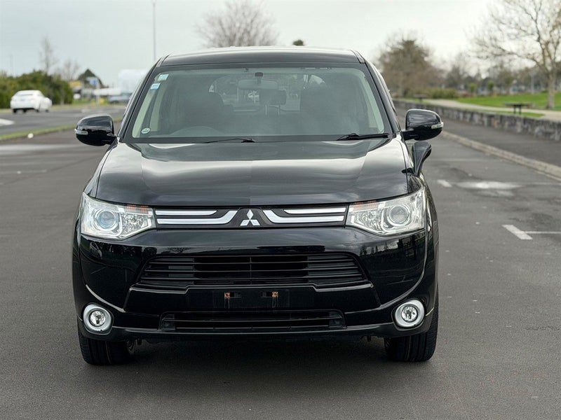 2013 Mitsubishi Outlander 7 Seater, photo 3