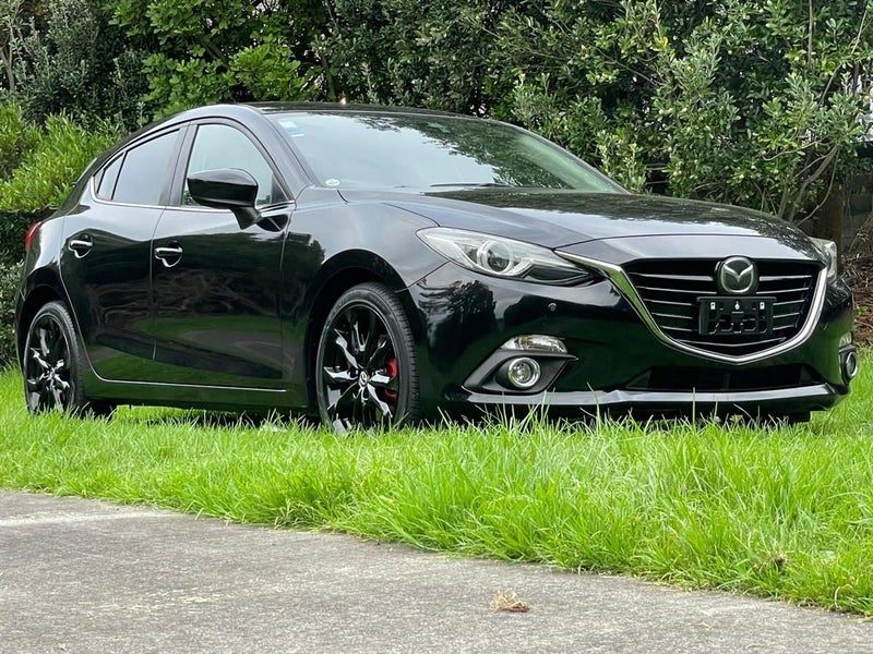 2013 Mazda Axela, photo 2