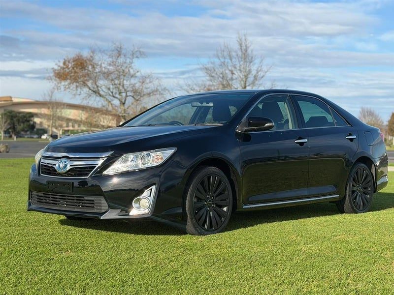 2013 Toyota Camry HYBRID !! BLACK ALLOYS !!