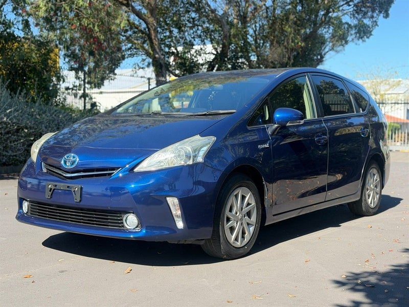 2013 Toyota Prius ALPHA HYBRID !! 7 SEATER !!