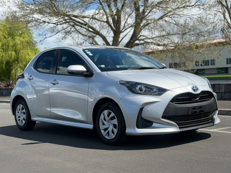 2021 Toyota Yaris HYBRID !! CRUISE CONTROL !!, photo 2