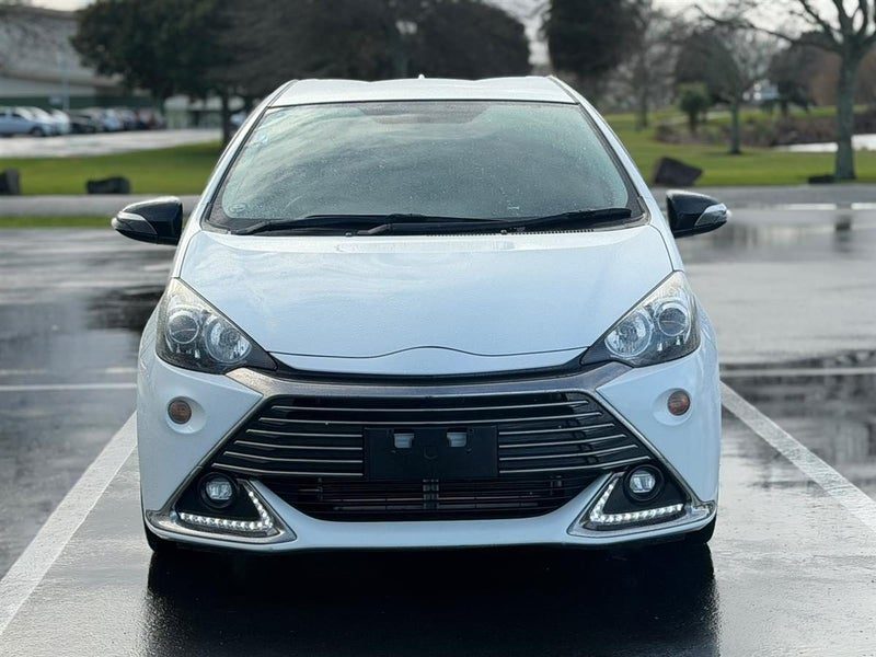 2015 Toyota Aqua GGS HYBRID !! ALLOYS !!, photo 3