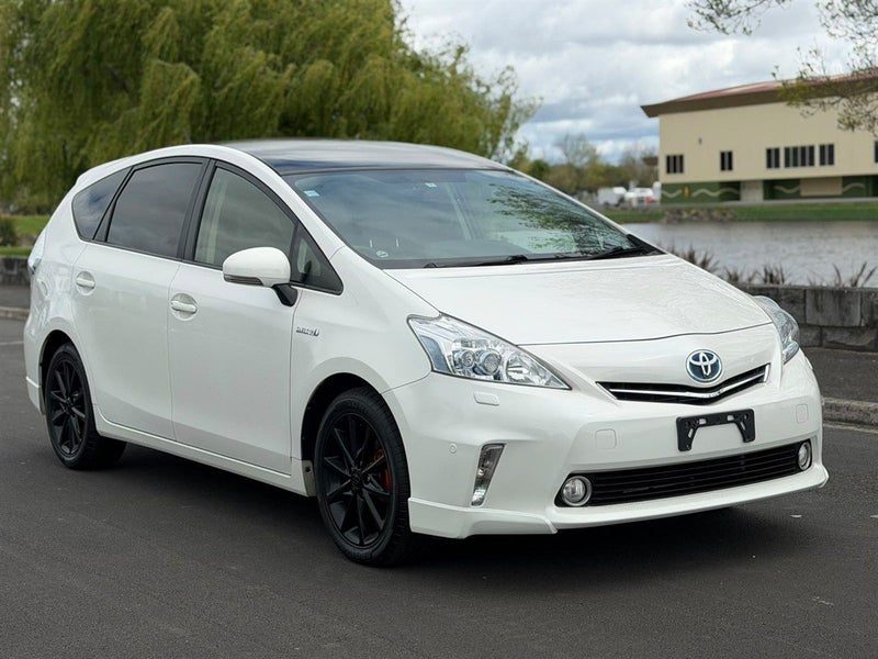 2012 Toyota Prius ALPHA HYBRID !! SUNROOF, photo 2