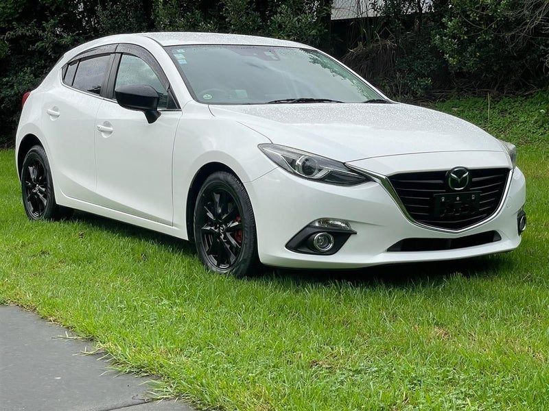 2015 Mazda Axela, photo 2