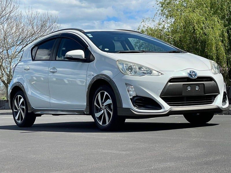 2015 Toyota Aqua HYBRID !! X URBAN !!, photo 2