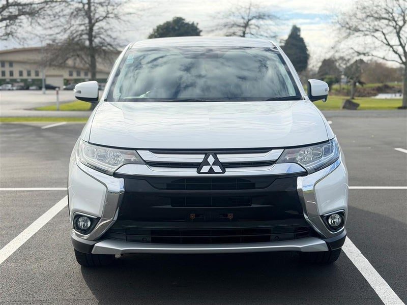 2015 Mitsubishi Outlander 7 Seater, photo 3