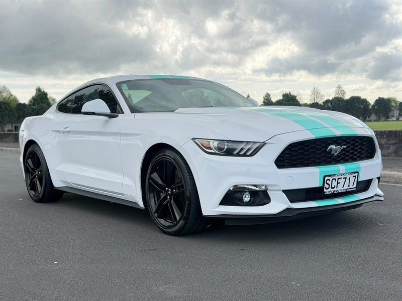 2017 Ford Mustang 2.3 L, photo 2
