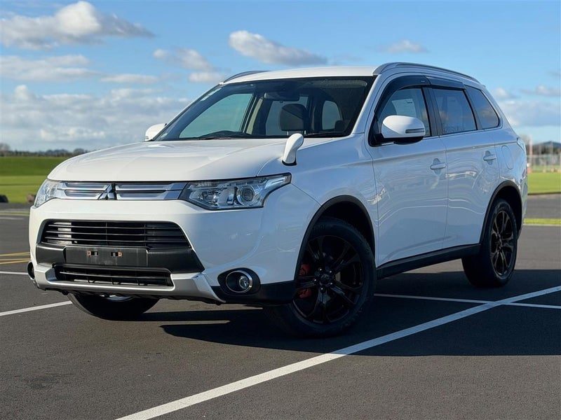 2014 Mitsubishi Outlander !! 7 SEATER !! 4WD !!