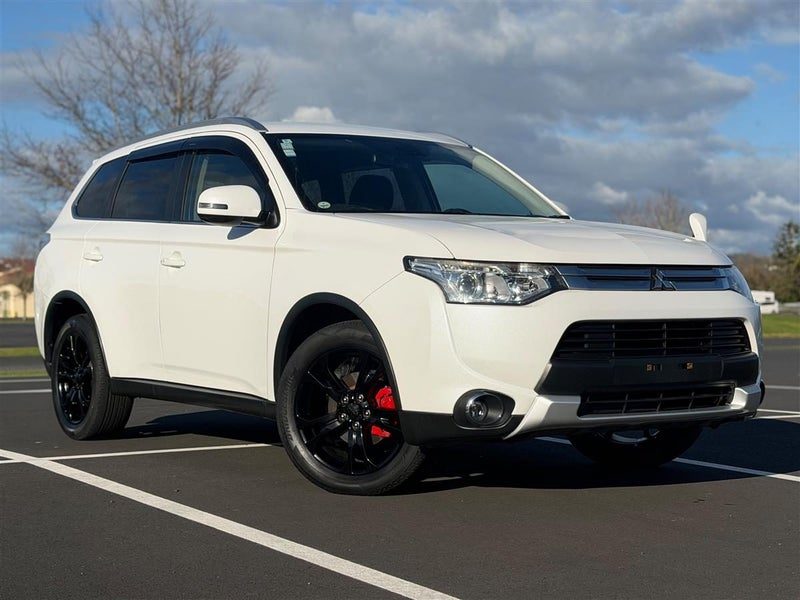 2014 Mitsubishi Outlander !! 7 SEATER !! 4WD !!, photo 2