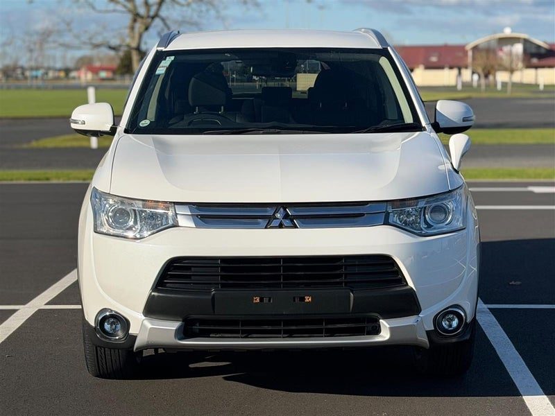 2014 Mitsubishi Outlander !! 7 SEATER !! 4WD !!, photo 3