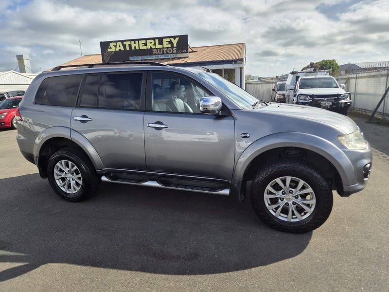 2015 Mitsubishi Challenger 2.8L TDI EXCEED 7 SEATS