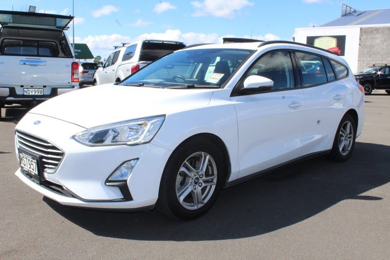 2020 Ford Focus Trend Wagon, photo 2
