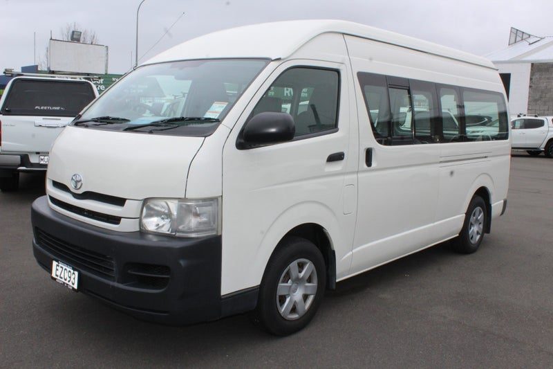 2009 Toyota Hiace ZX, photo 2