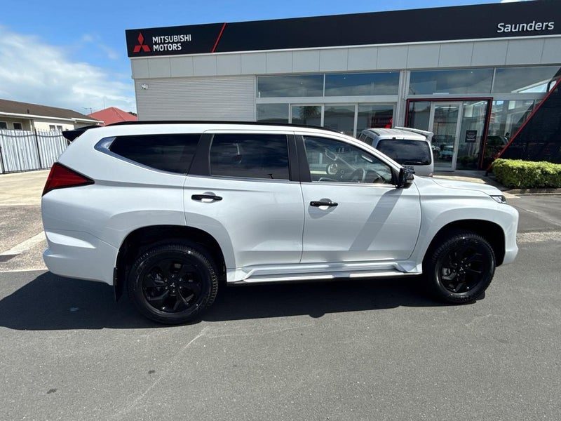 2026 Mitsubishi Pajero Sport VRXB Black Edition, photo 3