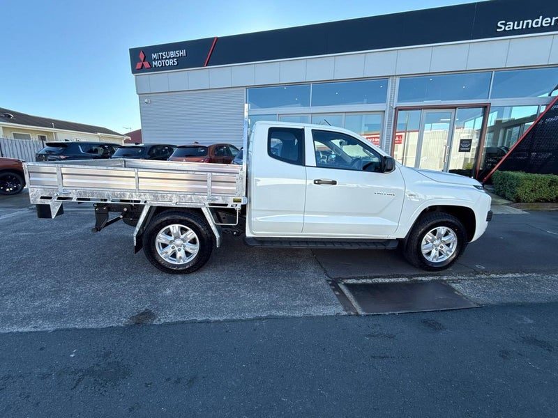 2026 Mitsubishi Triton GLX Club Cab, photo 3