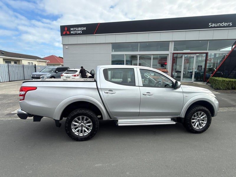 2017 Mitsubishi Triton GLX-R, photo 3