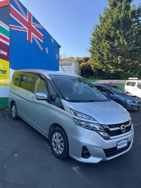 2018 Nissan Serena 2.0l 8 seater, photo 3