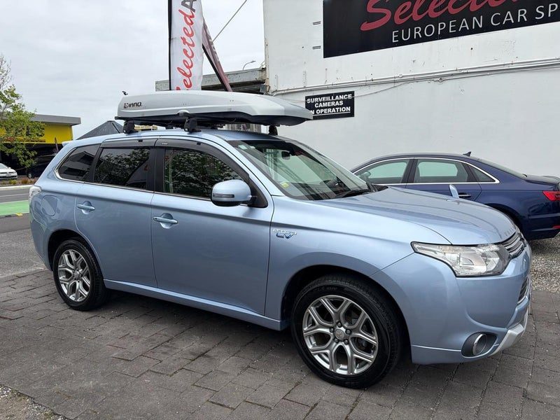 2015 Mitsubishi Outlander 2.0 4WD G PACKAGE PHEV, photo 2