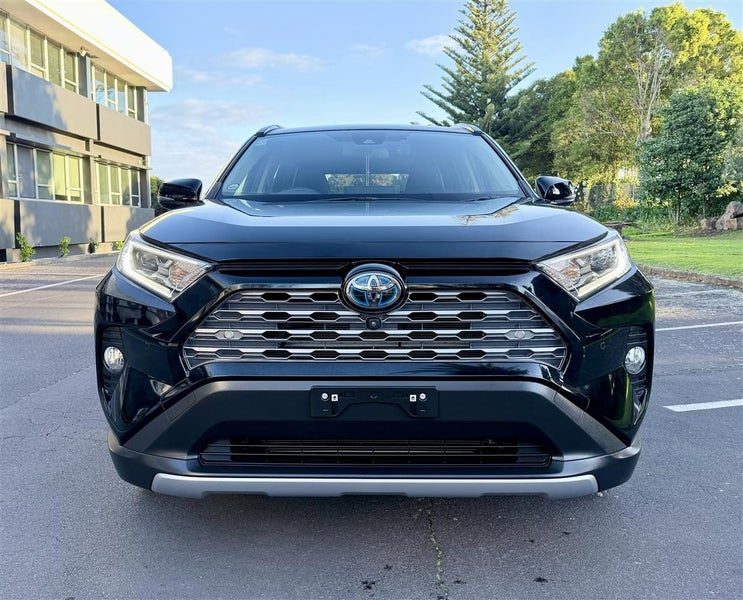 2021 Toyota RAV4 Limited, photo 2